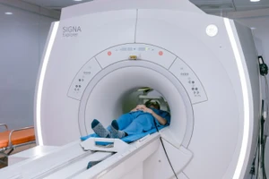 Hệ thống chụp cộng hưởng từ MRI 1.5 Tesla giúp chẩn đoán toàn diện các bệnh lý xương khớp.