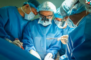 Ba cuộc đời hồi sinh từ tạng hiến của cô gái người Anh.