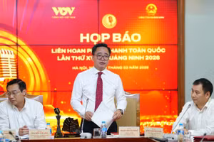 Nhà báo Phạm Mạnh Hùng, Phó Tổng Giám đốc Đài Tiếng nói Việt Nam, Trưởng Ban Tổ chức liên hoan thông tin về đêm khai mạc liên hoan với điểm nhấn là chương trình “Thanh âm kỷ nguyên mới”.