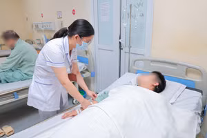 Bệnh nhân nằm điều trị tại Bệnh viện E. 