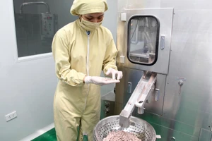 Nhà máy sản xuất thực phẩm chức năng. 