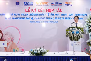 Phó Giáo sư, Tiến sĩ Nguyễn Tri Thức, Thứ trưởng Y tế đánh giá cao sáng kiến hợp tác giữa 2 đơn vị, đồng thời bày tỏ tin tưởng rằng sự phối hợp chặt chẽ giữa các bên sẽ tạo ra những giá trị thiết thực cho cộng đồng.
