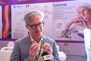 Giáo sư, Tiến sĩ, bác sĩ Werner Biglechner, Đại học Heidelberg, Đức cho biết hiện nay cách điều trị viêm nha chu vẫn còn khá truyền thống và có tỷ lệ thất bại tương đối cao.