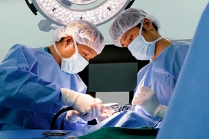 Phẫu thuật thay khớp khuỷu tay Megaprosthesis, phục hồi vận động cho bệnh nhân di chứng biến dạng 27 năm.