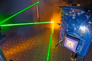 Công nghệ lượng tử (Quantum) được dự báo sẽ tạo ra làn sóng chấn động mạnh mẽ hơn cả AI. (Ảnh minh họa)