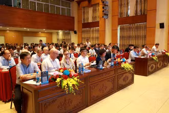 Các đại biểu tham dự Hội thảo Ngành nước Việt Nam trong kỷ nguyên mới: Thách thức và cơ hội..