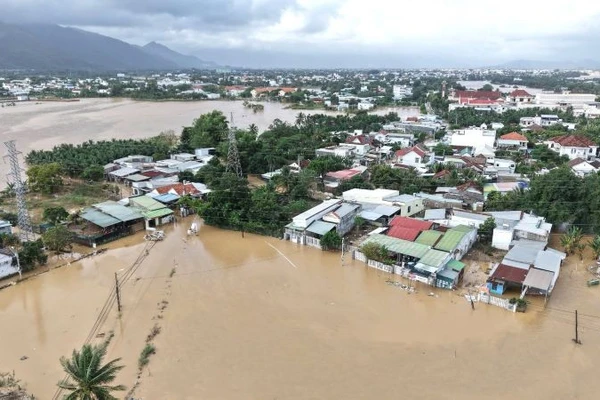 Phường Tây Nha Trang nhiều khu vực bị ngập trở lại.