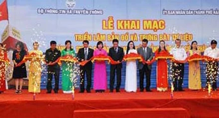 Khai mạc triển lãm bản đồ và trưng bày tư liệu: Hoàng Sa, Trường Sa của Việt Nam.