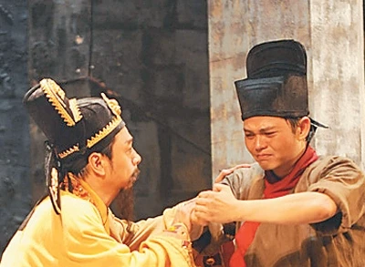 Nghệ sĩ Trung Hiếu vào vai Lý Thường Kiệt trong vở Tình sử ngàn năm.