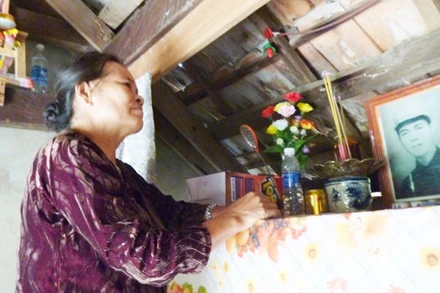 Chị Huệ lặng lẽ sống cùng với ký ức về một tình yêu đẹp.