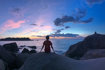 Đón ánh bình minh đầu tiên trên dải đất hình chữ S.