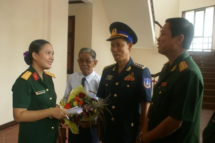 Các đại biểu trao đổi tại Hội nghị.