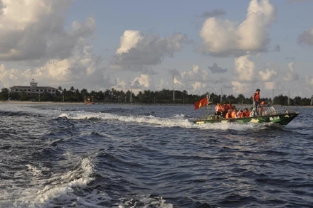 Giữa muôn trùng biển khơi, đảo Nam Yết được “xanh hóa” bằng các loại cây mang đặc trưng của biển như: Dừa, phong ba, bão táp, phi lao, xương rồng…