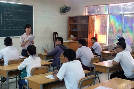 Nếu không có cơ chế giám sát hiệu quả, việc bỏ biên chế sẽ tạo cơ hội phát sinh nhiều tiêu cực.