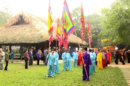 Lễ hội Cầu mùa của đồng bào dân tộc Tày xã Tân Trào được tổ chức hằng năm tại đình Tân Trào.