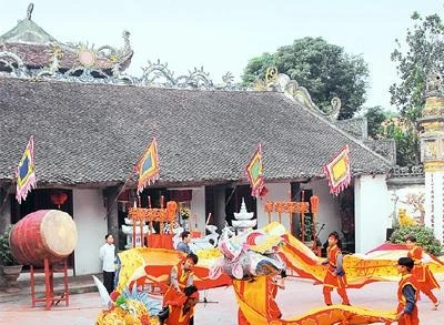 Về bến Lảnh, đền Mây