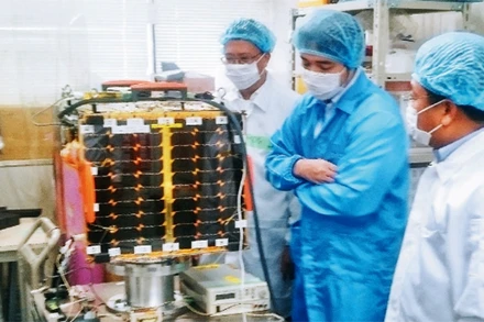 Vệ tinh MicroDragon được lưu trữ tại Đại học Tokyo (Nhật Bản) chờ ngày phóng.