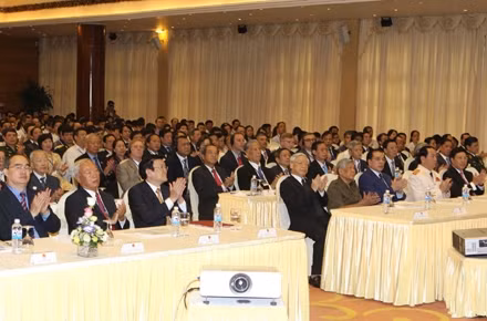 Các đồng chí lãnh đạo Đảng, Nhà nước và các đại biểu tại Lễ kỷ niệm. 