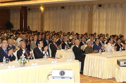 Các đồng chí lãnh đạo Đảng, Nhà nước và các đại biểu tại Lễ kỷ niệm. 