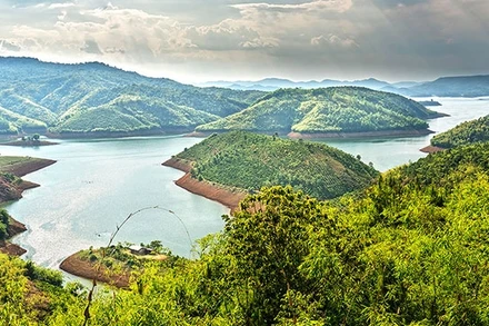 Khu du lịch Tà Đùng (Đác Nông).