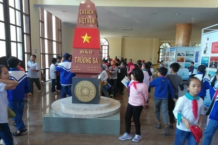 Triển lãm bản đồ và trưng bày tư liệu "Hoàng Sa, Trường Sa của Việt Nam - Những bằng chứng lịch sử và pháp lý" tại Bắc Cạn ngày 27 và 28-11.	