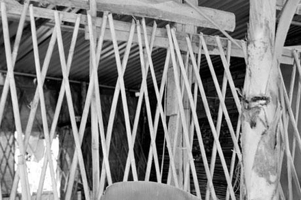 Cổng nhà ông Năng bị rào kín...