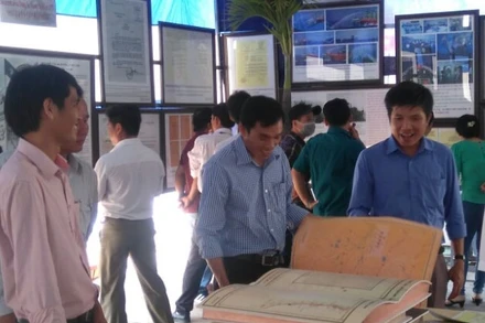 Triển lãm bản đồ và trưng bày tư liệu về Hoàng Sa, Trường Sa tại huyện ven biển Đông Hải – Bạc Liêu.