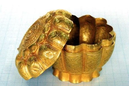 Hộp vàng hình hoa sen dấu ấn đặc trưng văn hóa thời Trần