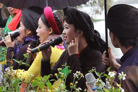 Hát quan họ hội làng Ngang Nội. Ảnh: THANH BÌNH