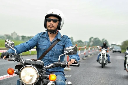  “Bệnh tật hành hạ thể xác, chứ không thể cướp đi cảm xúc của con người. Trường hợp xấu nhất, đó là thứ quý giá nhất tôi còn lại”.