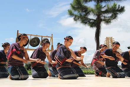 Trong vũ điệu Tămya - Ariya. Ảnh: NGỌC NGÀ