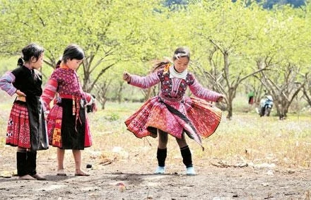 Trẻ em vùng biên. 