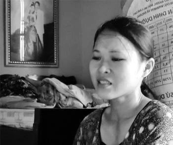 Mỗi khi nhớ đến chồng, nước mắt chị Ðiển lại rơi.