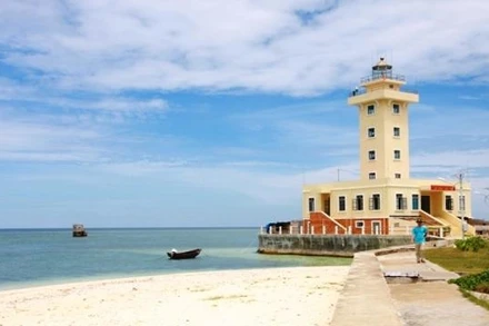 Hải đăng ở đảo Sinh Tồn.