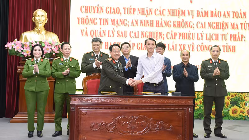 Công an tỉnh Thanh Hóa tiếp nhận nhiệm vụ bảo đảm an toàn thông tin mạng.