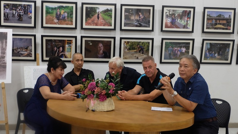 Quang cảnh buổi triển lãm.