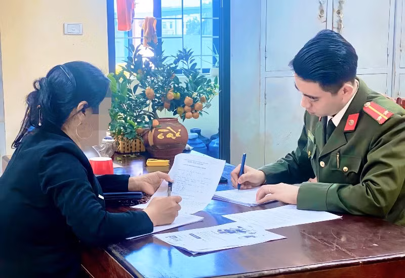 Chị T.T.P. tại cơ quan Công an. 