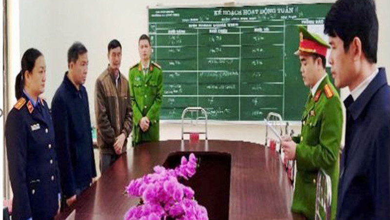 Các cơ quan chức năng thi hành quyết định khởi tố bị can.