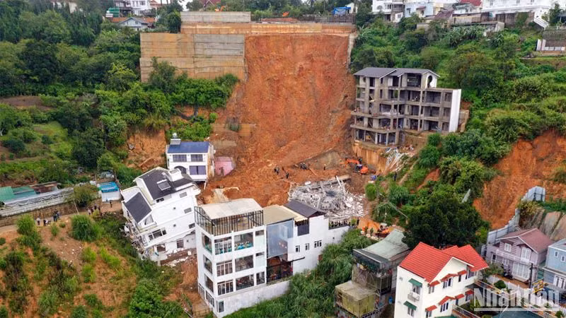 Hiện trường vụ sạt lở đất nghiêm trọng lúc rạng sáng 29/6. 