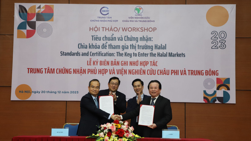 Lễ ký Biên bản ghi nhớ hợp tác giữa Trung tâm Chứng nhận Phù hợp (QUACERT) và Viện nghiên cứu châu Phi và Trung Đông.