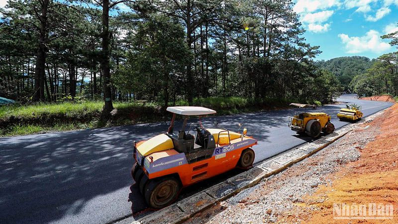 Đèo Prenn, cửa ngõ ra vào thành phố Đà Lạt sẽ thông xe vào cuối năm 2023. 