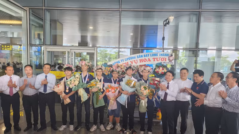 Bộ Giáo dục và Đào tạo chúc mừng thành tích Đoàn Olympic Toán quốc tế năm 2023.