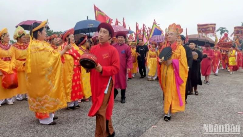 Rước nước trong Lễ hội đền Trần Thái Bình.