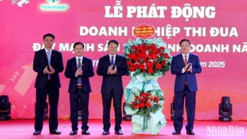Lễ phát động doanh nghiệp thi đua đẩy mạnh sản xuất, kinh doanh được tỉnh Thái Bình tổ chức theo thông lệ đầu năm mới.