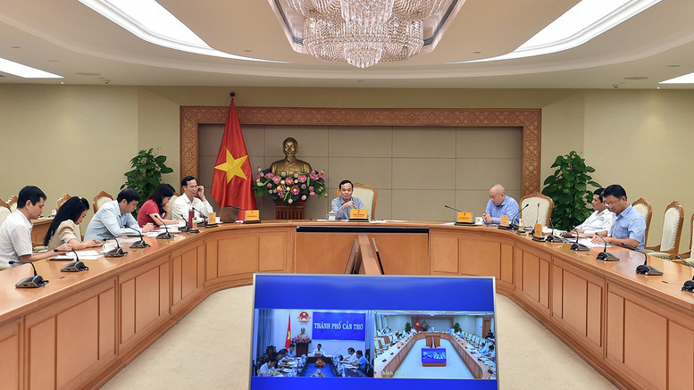Phó Thủ tướng Trần Lưu Quang chủ trì cuộc họp trực tuyến với thành phố Cần Thơ về dự án đầu tư xây dựng Bệnh viện Ung bướu Cần Thơ. (Ảnh: VGP/Hải Minh)