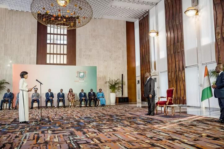 Đại sứ Đặng Thị Thu Hà trình Thư ủy nhiệm lên Tổng thống Bờ Biển Ngà Alassane Ouattara ngày 21/12. (Ảnh: Báo Thế giới và Việt Nam)