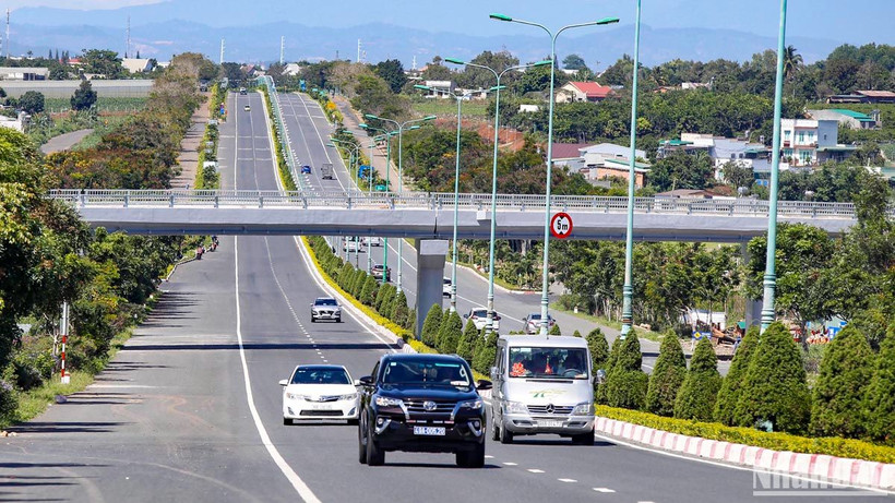 Tuyến cao tốc Liên Khương-Prenn dài hơn 19km, thuộc địa bàn tỉnh Lâm Đồng được đưa vào khai thác từ năm 2008.