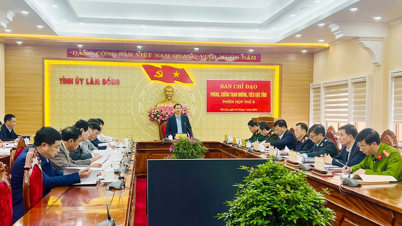 Quang cảnh phiên họp thứ 8 Ban Chỉ đạo phòng, chống tham nhũng, tiêu cực tỉnh Lâm Đồng.