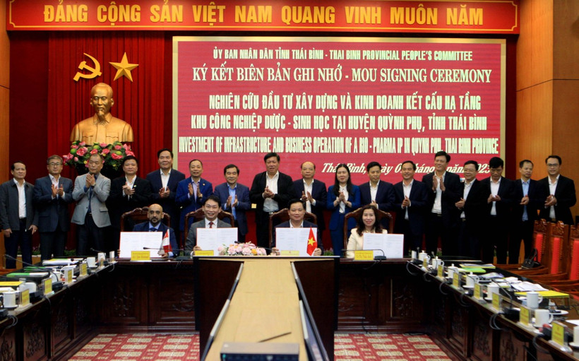 Ủy ban nhân dân tỉnh Thái Bình và nhà đầu tư ký kết ghi nhớ xây dựng hạ tầng Khu công nghiệp Dược-Sinh học.