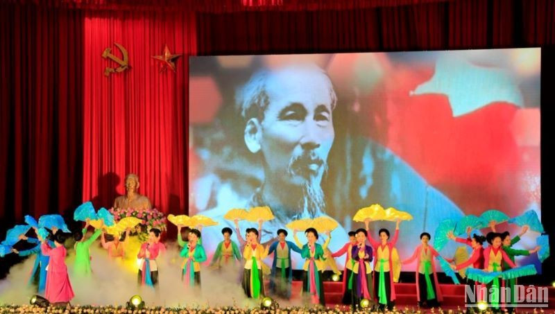 Chương trình nghệ thuật đặc biệt tại Lễ kỷ niệm.